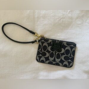 Coach Signature Zip Card Case Wristlet in Black and Charcoal